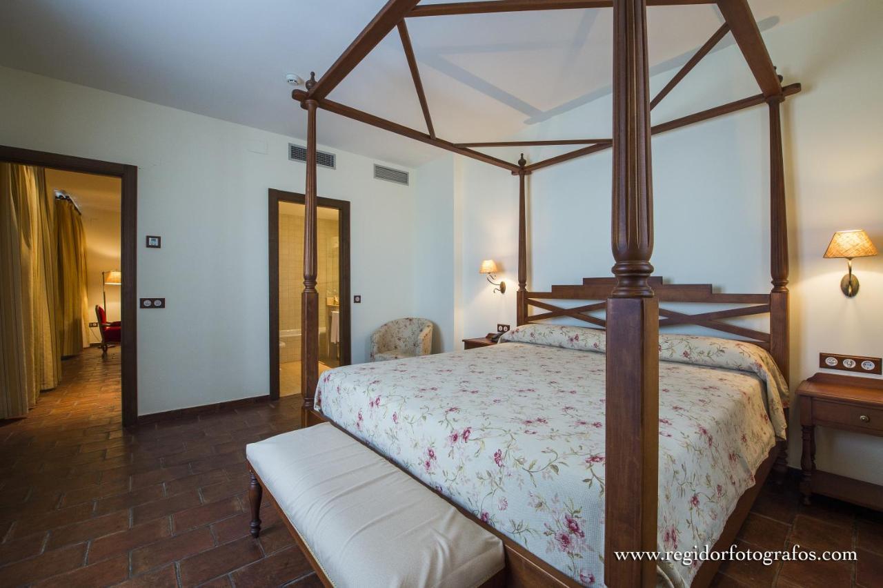 Hospedium Hotel Cortijo Santa Cruz Villanueva De La Serena Exteriör bild