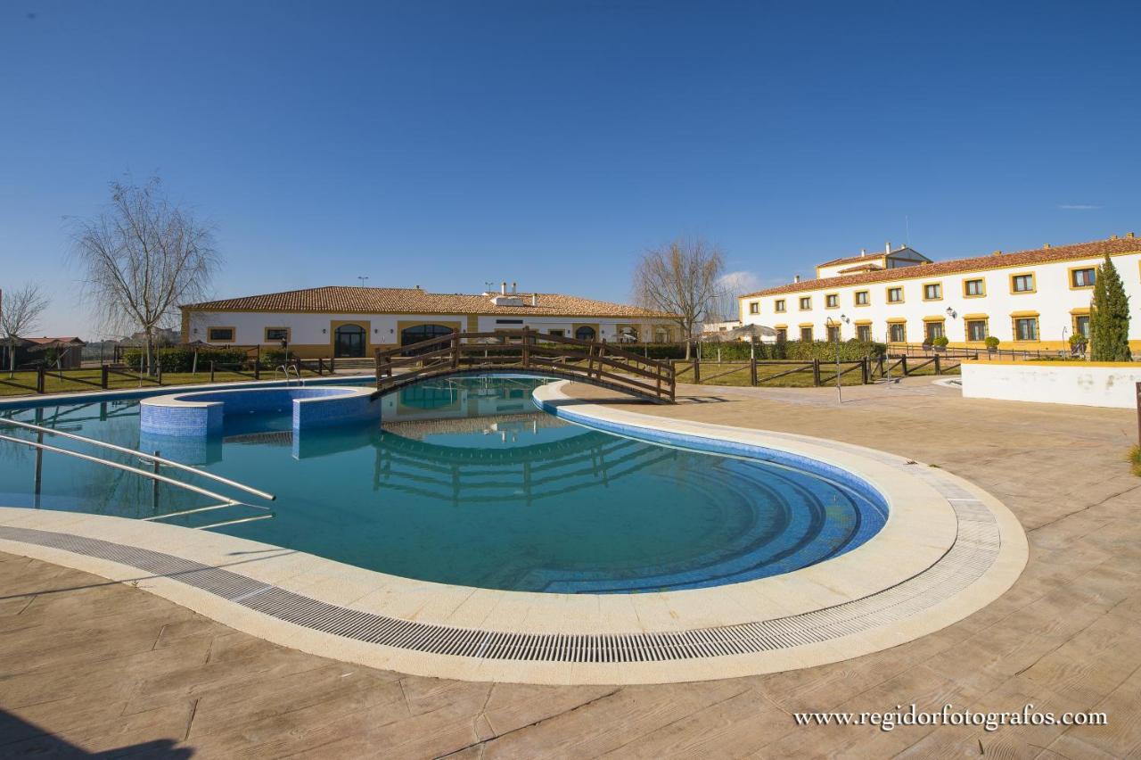 Hospedium Hotel Cortijo Santa Cruz Villanueva De La Serena Exteriör bild