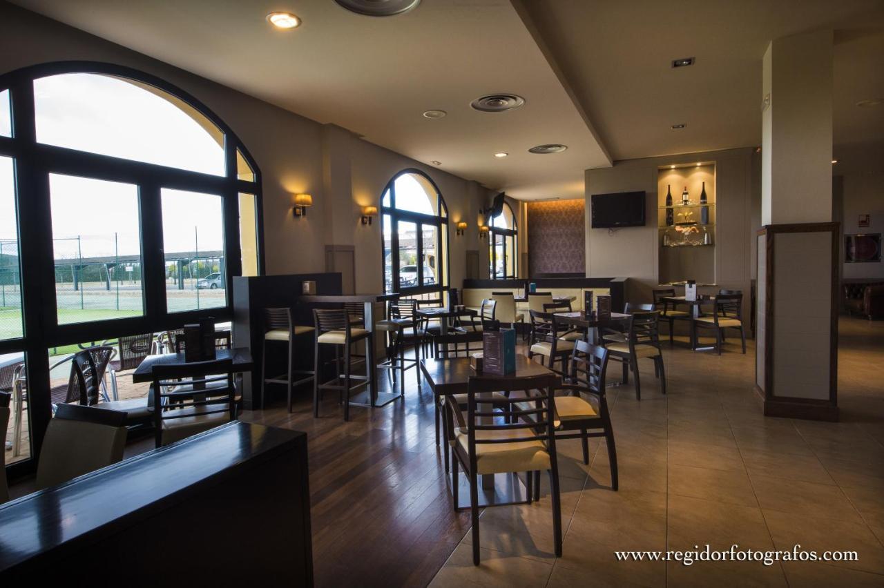 Hospedium Hotel Cortijo Santa Cruz Villanueva De La Serena Exteriör bild