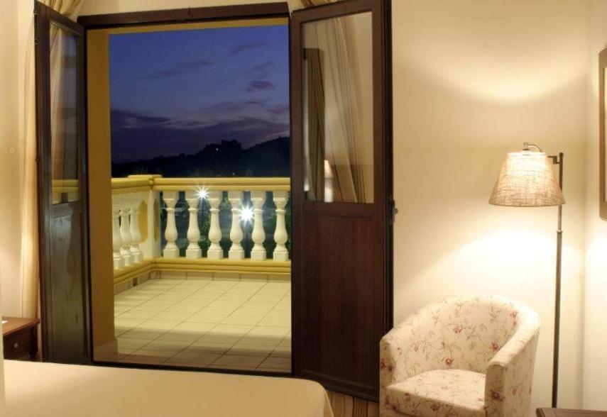 Hospedium Hotel Cortijo Santa Cruz Villanueva De La Serena Rum bild